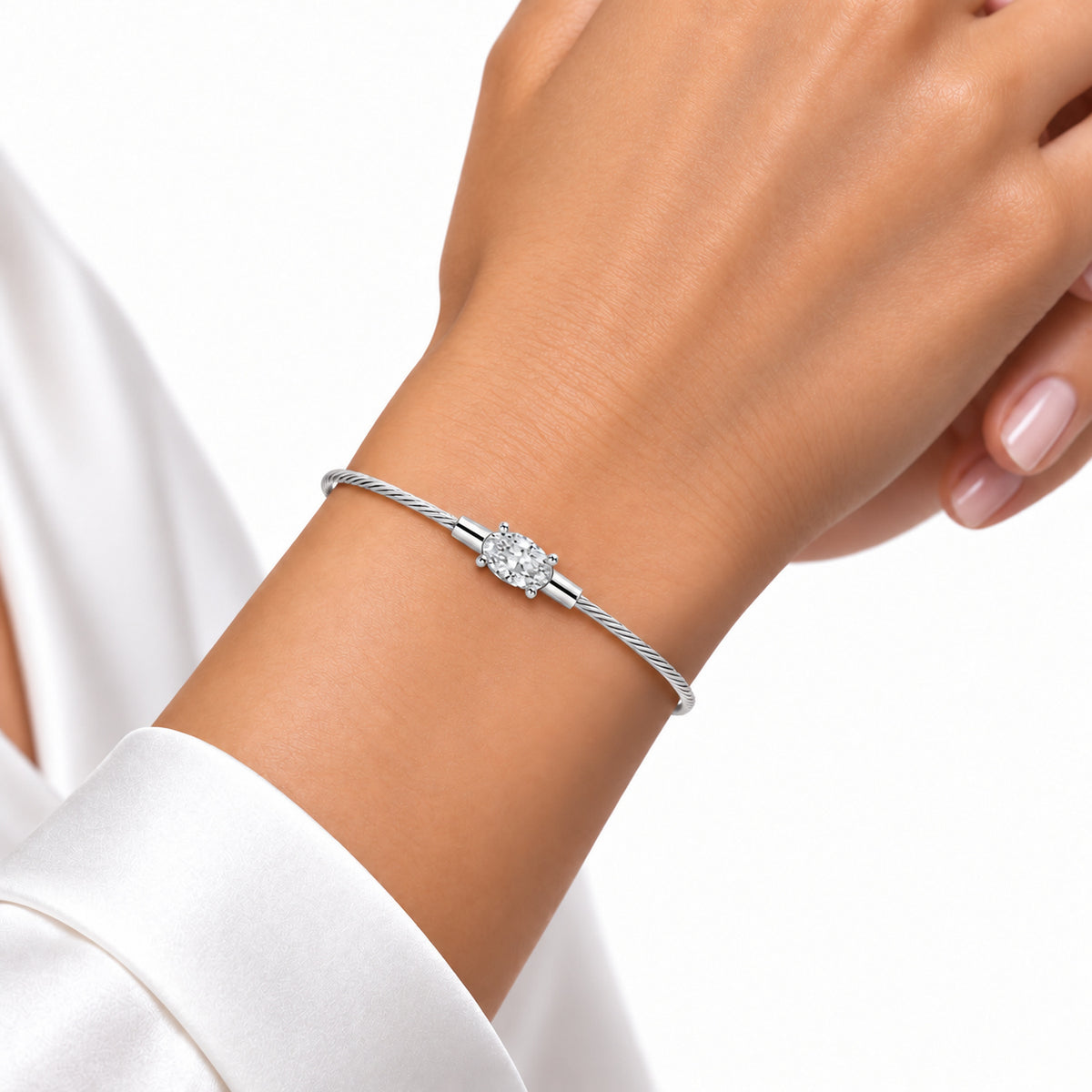 14K Gold 1.0 ct. tw. Oval-Shaped Lab Grown Diamond Wire Bangle Bracelet