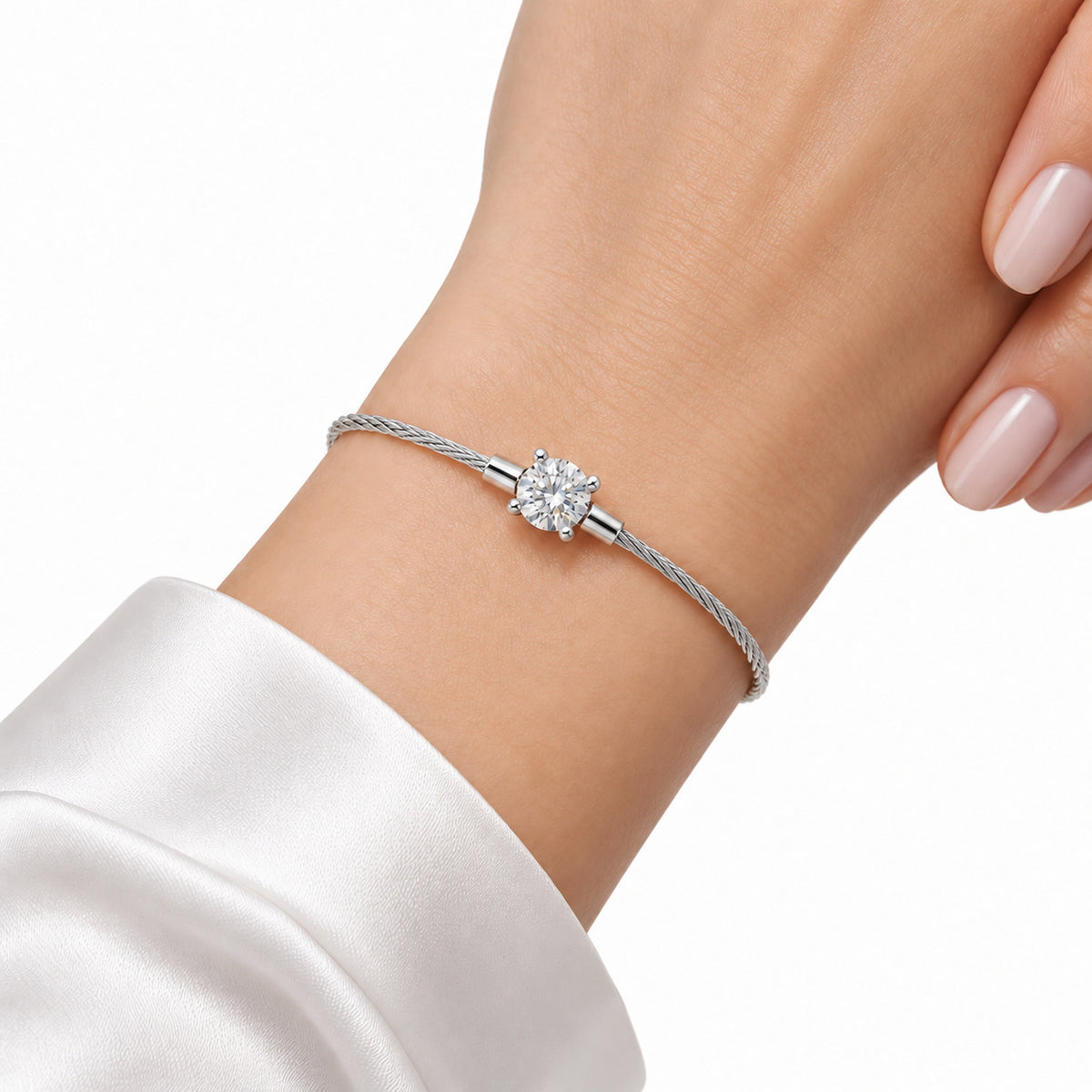 14K Gold 1.0 ct. tw. Round-Shaped Lab Grown Diamond Wire Bangle Bracelet